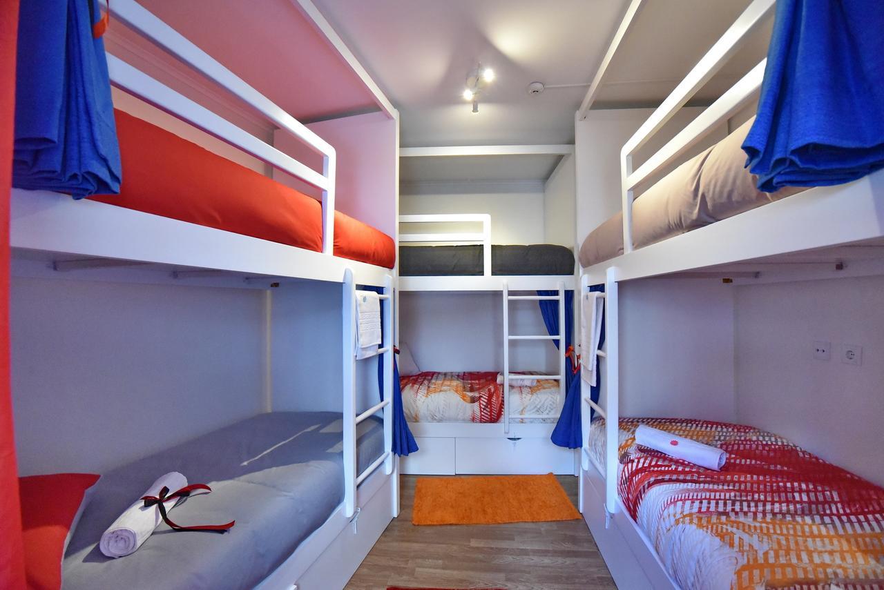 Train Lisbon Hostel Exterior photo